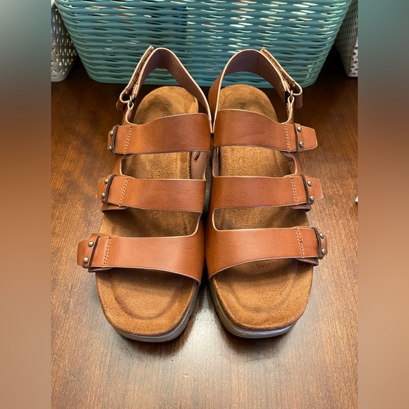 PIERRE DUMAS Essence Flatform Sandal - Picture 3 of 8